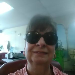 Meet your Posher, Cynthia